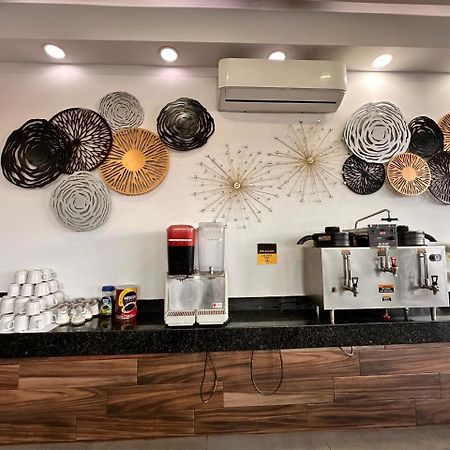 Hotel Bugari Aeropuerto Guadalajara Las Pintas Eksteriør billede